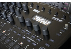 Drumlogue 2tof 12 Trois quart droit serré