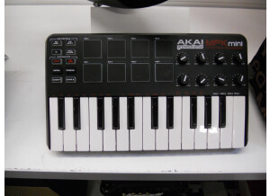 Akai MPK mini (1450)