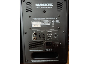 Mackie MR5