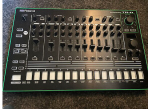 Roland TR-8 (76971)