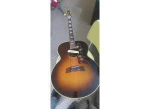 Gibson J-200 Standard