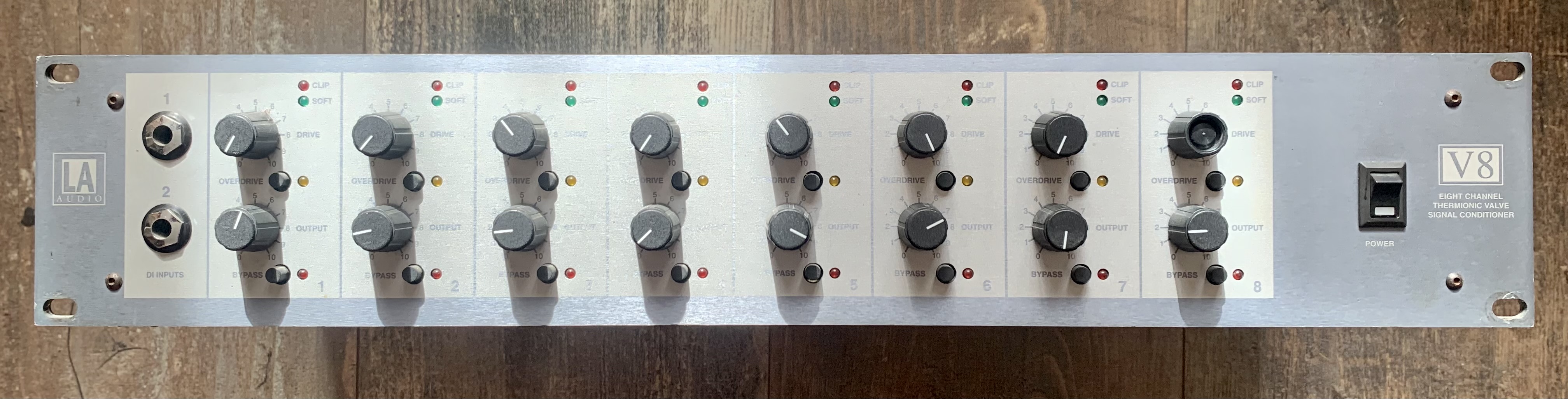 LA Audio V8 thermionic valve