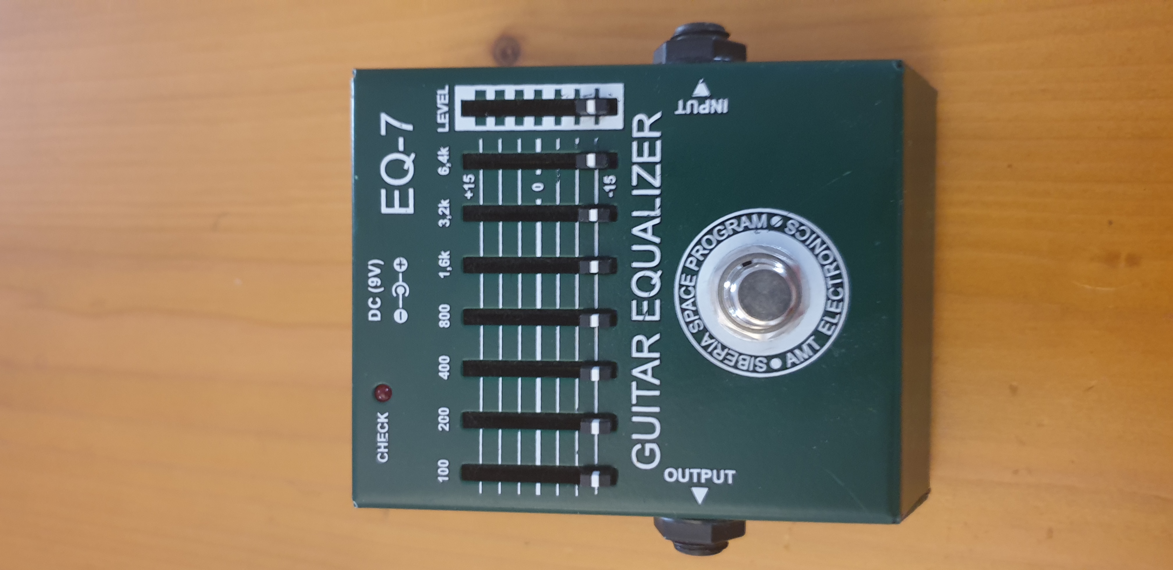 ベース AMT Electronics Bass Equalizer EQ-7B GUITAR EQUALIZER（AMT.electronics）イコライザー