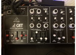 Behringer CAT Synthesizer (9054)
