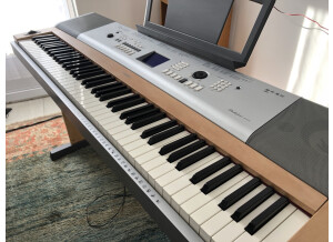 Yamaha DGX-630 (1643)