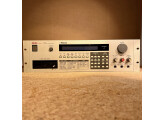 A vendre Akai S900 MIDI Digital Sampler 1986 (FULL option : Gotek USB installed/New Screen/Export cable)