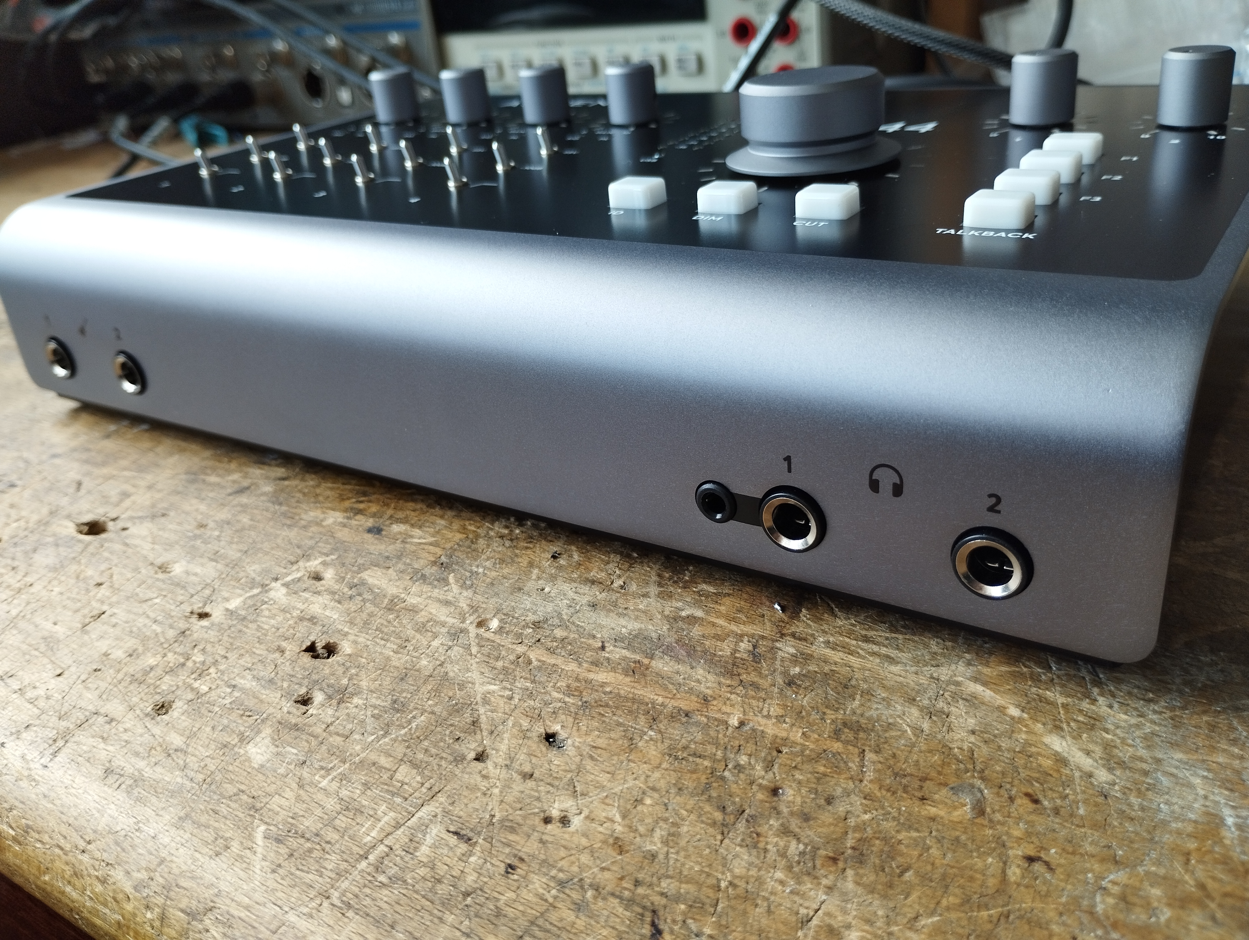 Audient iD44 sortie casque 2