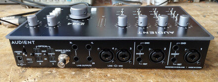 Audient iD44 arrière 2 Audient iD44 arrière 2