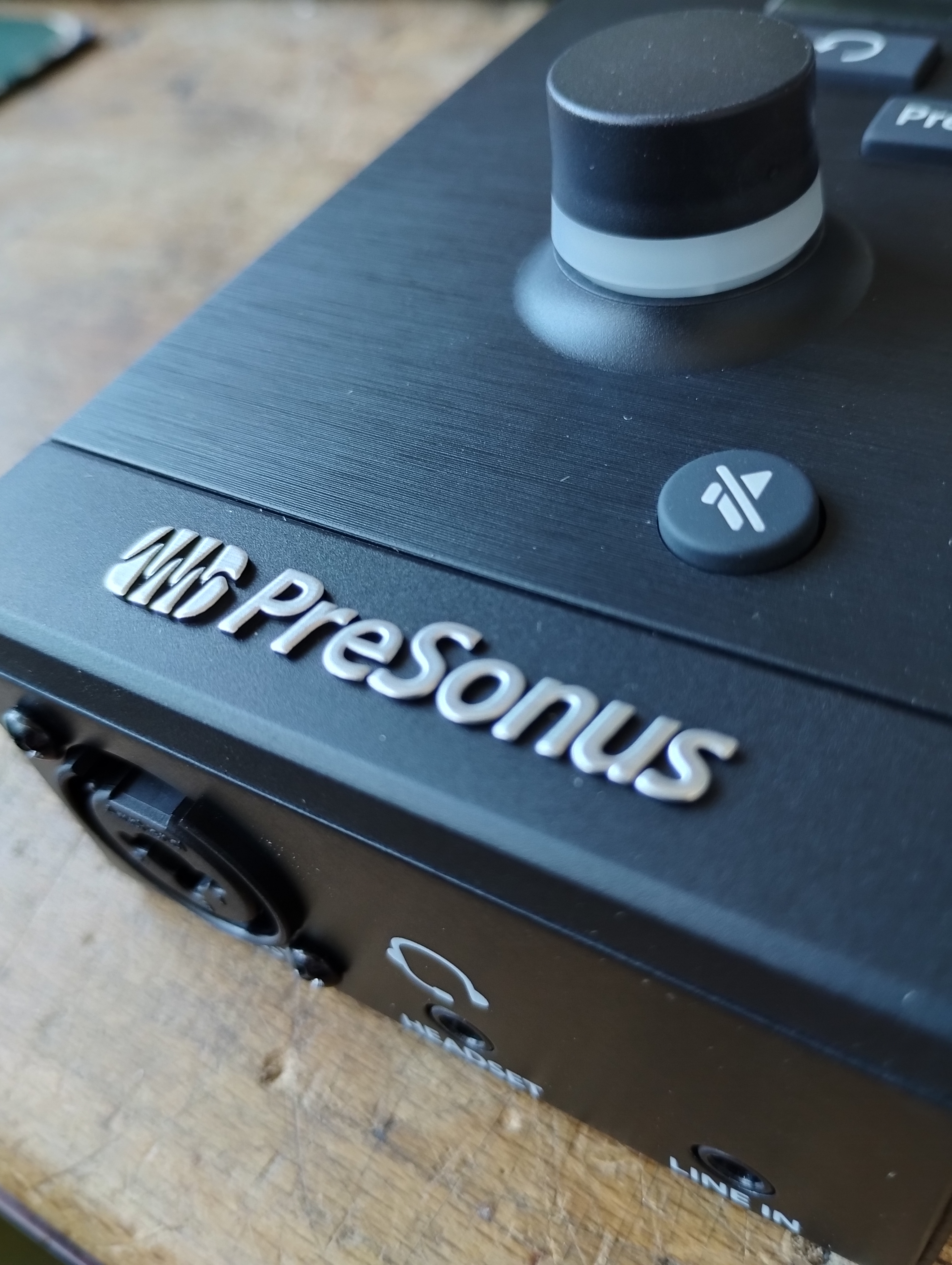 Revelator io44 logo presonus