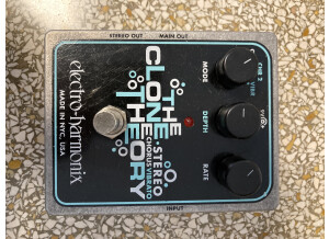 Electro-Harmonix Stereo Clone Theory (6727)