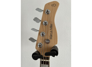 B5E61694-70EC-4B68-A5F3-6890F006A26C