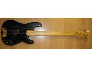 Fender 77' Precision Fretless