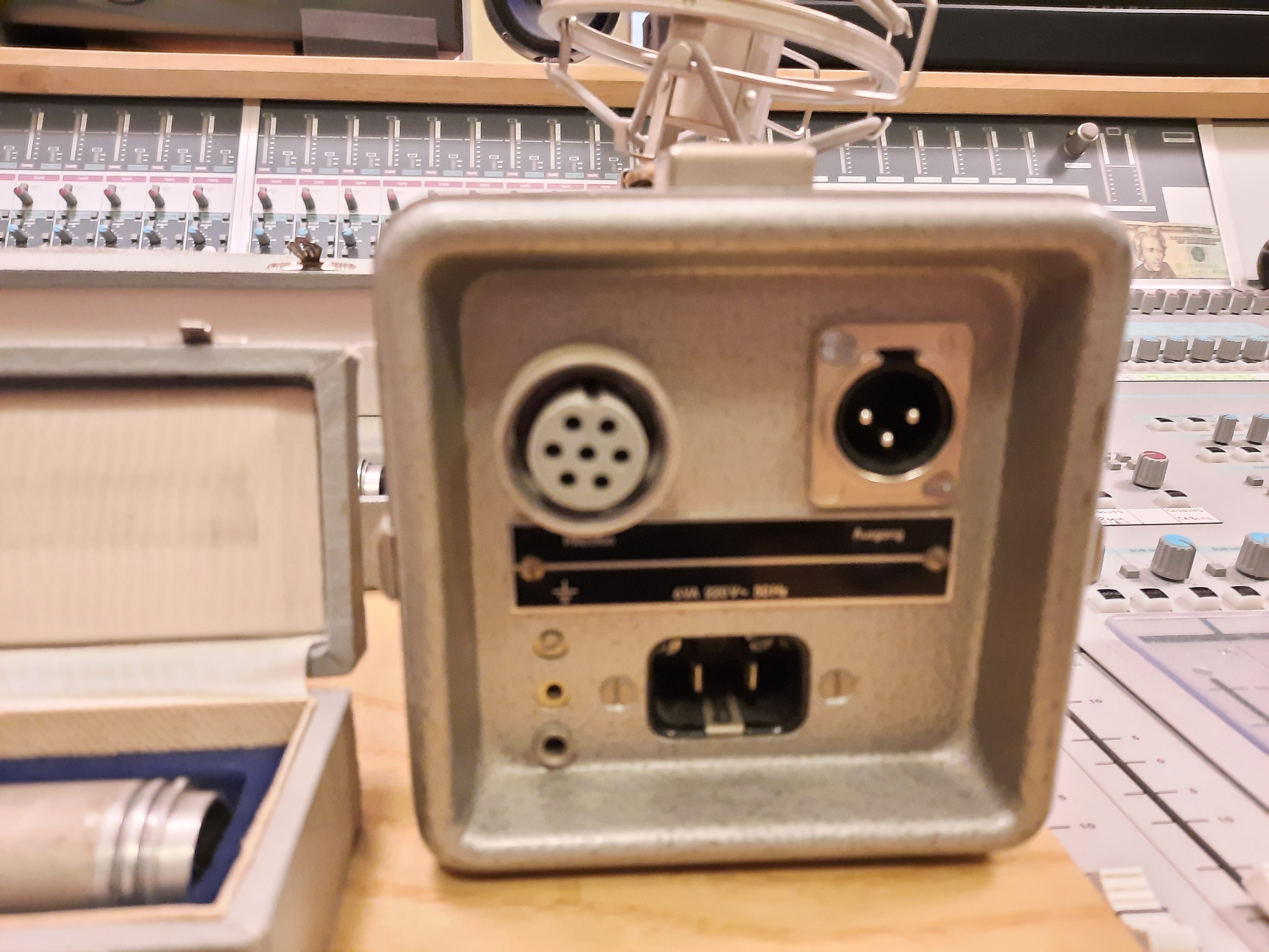 NEUMANN-04
