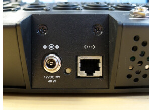 Mackie DL1608 8