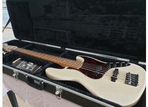 Fender Deluxe Active Jazz Bass V [1998-2004]