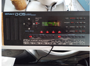 Roland D-05 (85079)