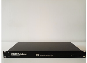 Midi Solutions T8 8-output MIDI Thru Box (90207)