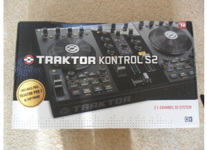 Native Instruments Traktor Kontrol S2 (16458)