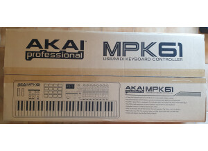 AKAI MPK61 (2)