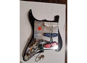 Fender Pre-Wired Strat Pickguard Hot Noiseless SSS