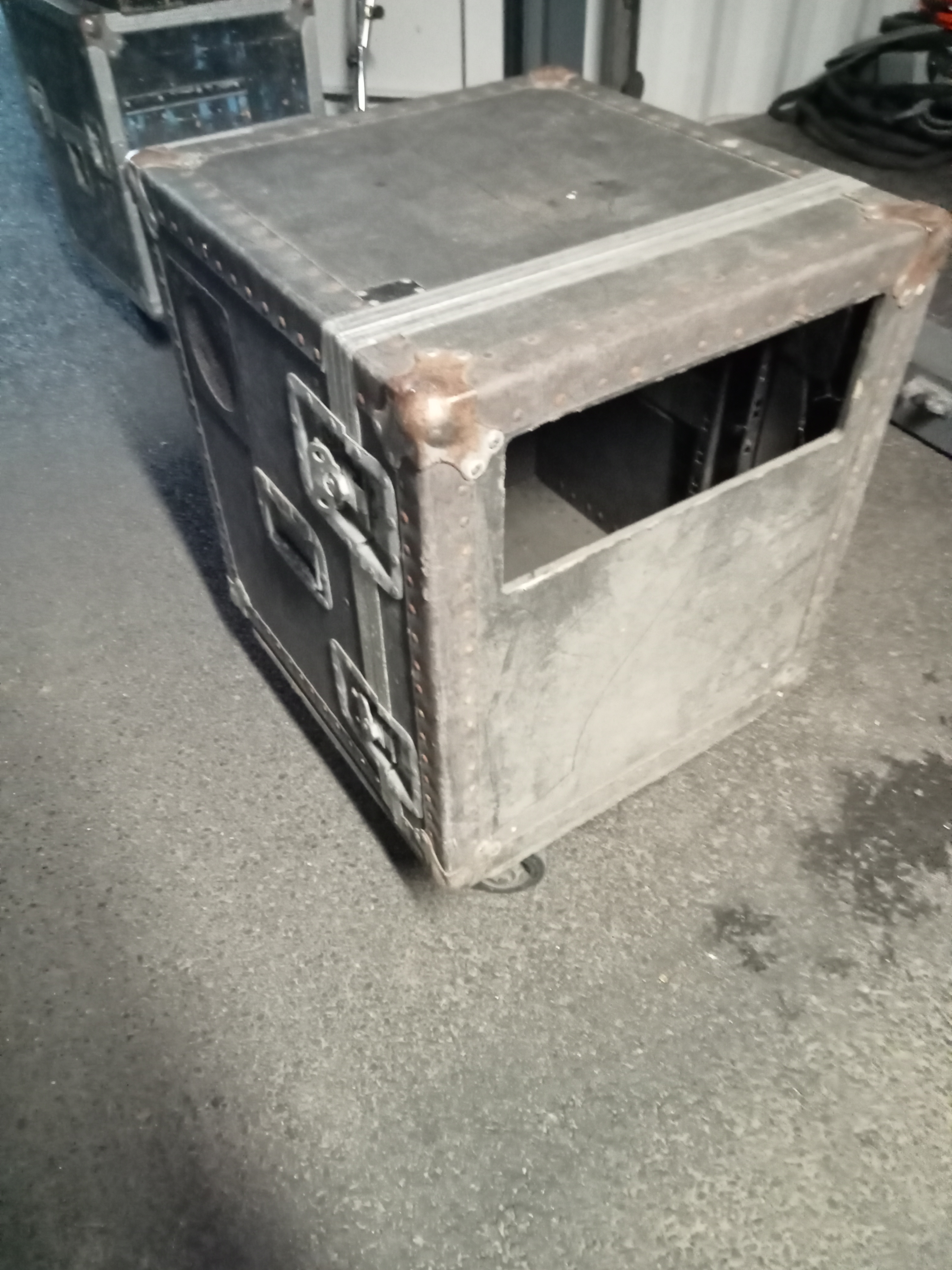 Proto RACK 12 U AVEC ROULETTES (37873)