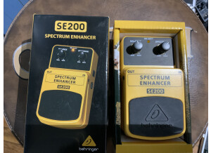 Behringer Spectrum Enhancer SE200 