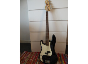 Squier Black and Chrome Standard Precision Bass (28017)