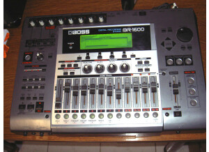 Boss BR-1600CD Version 2 Digital Recording Studio