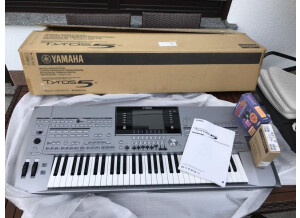 Tyros 5 keyboard