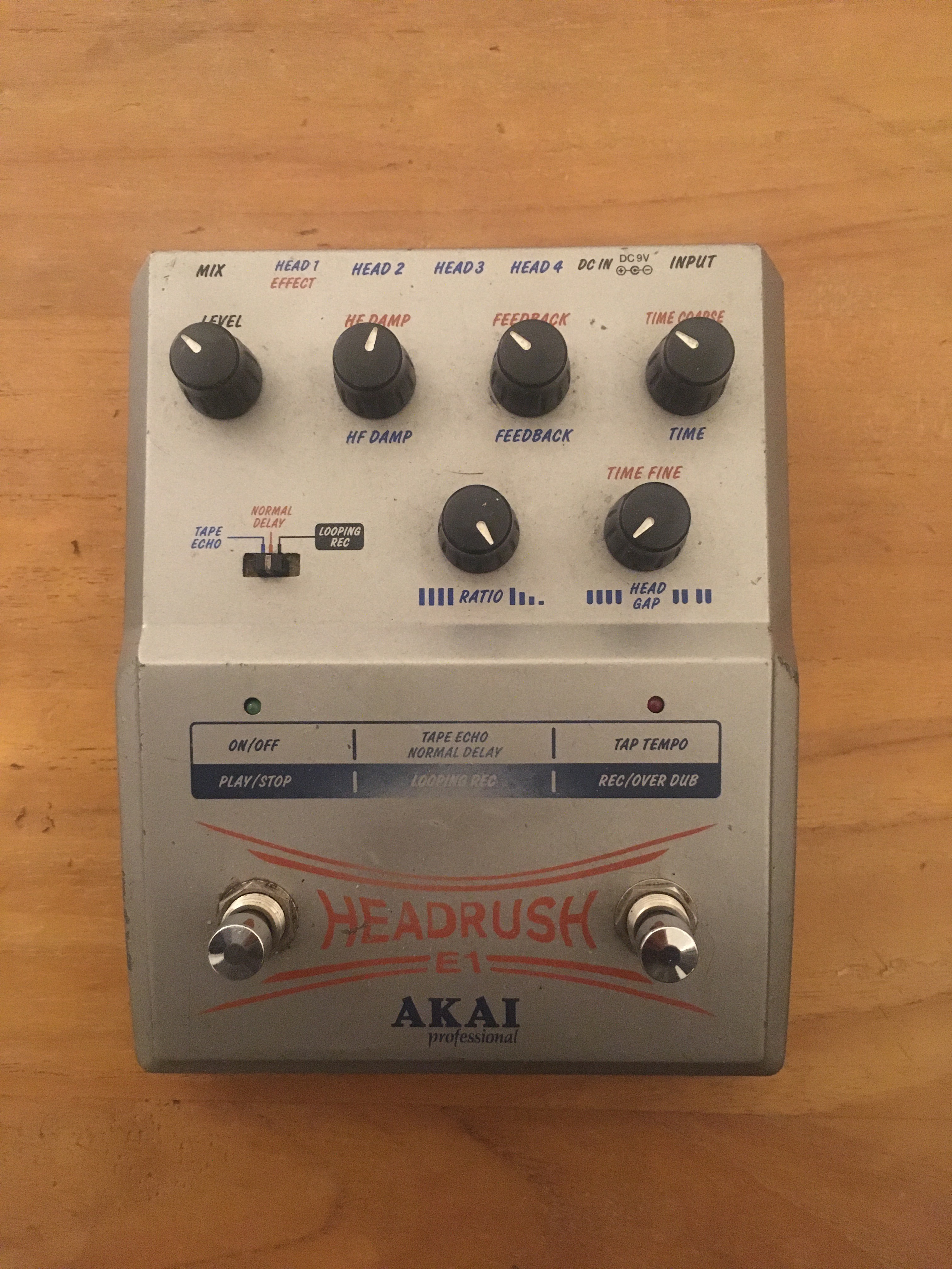 Head Rush E1 - Akai Professional Head Rush E1 - Audiofanzine