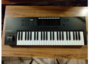 Native Instrument Kontrol S49 MKII