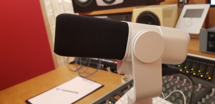 Logitech Blue Studio 3:4 gauche Logitech Blue Studio 3:4 gauche