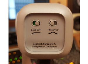 Logitech Blue studio Back Ok
