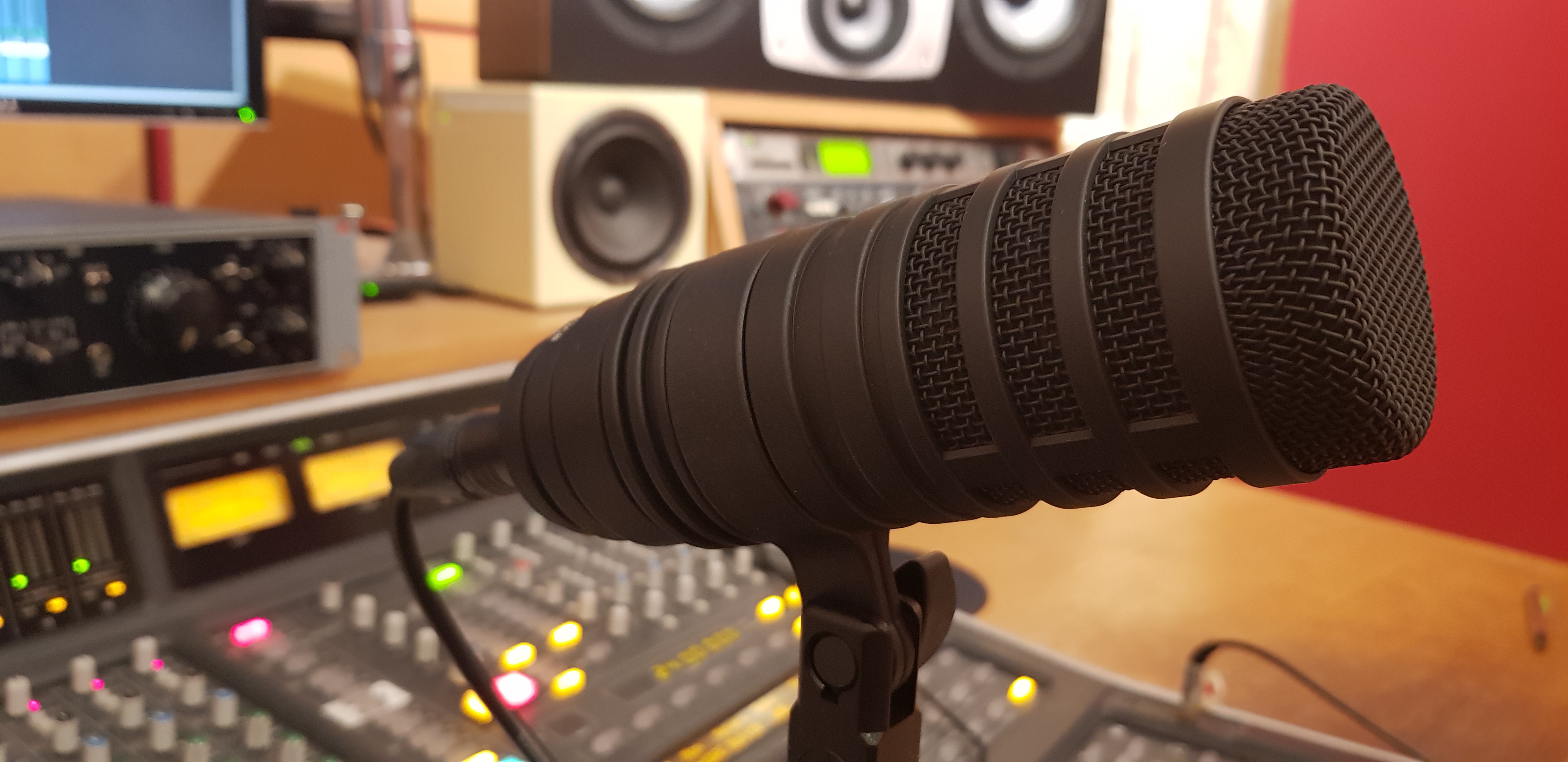 AT BP40 studio 3:4 droite