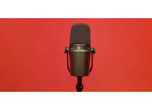 SHure Mv7 red Tactile