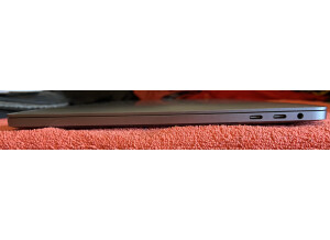Apple MacBook Pro 13" TouchBar i5 2,3Ghz Quadricoeur (2018) (23987)