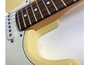 Fender Classic Stratocaster Floyd Rose (82082)