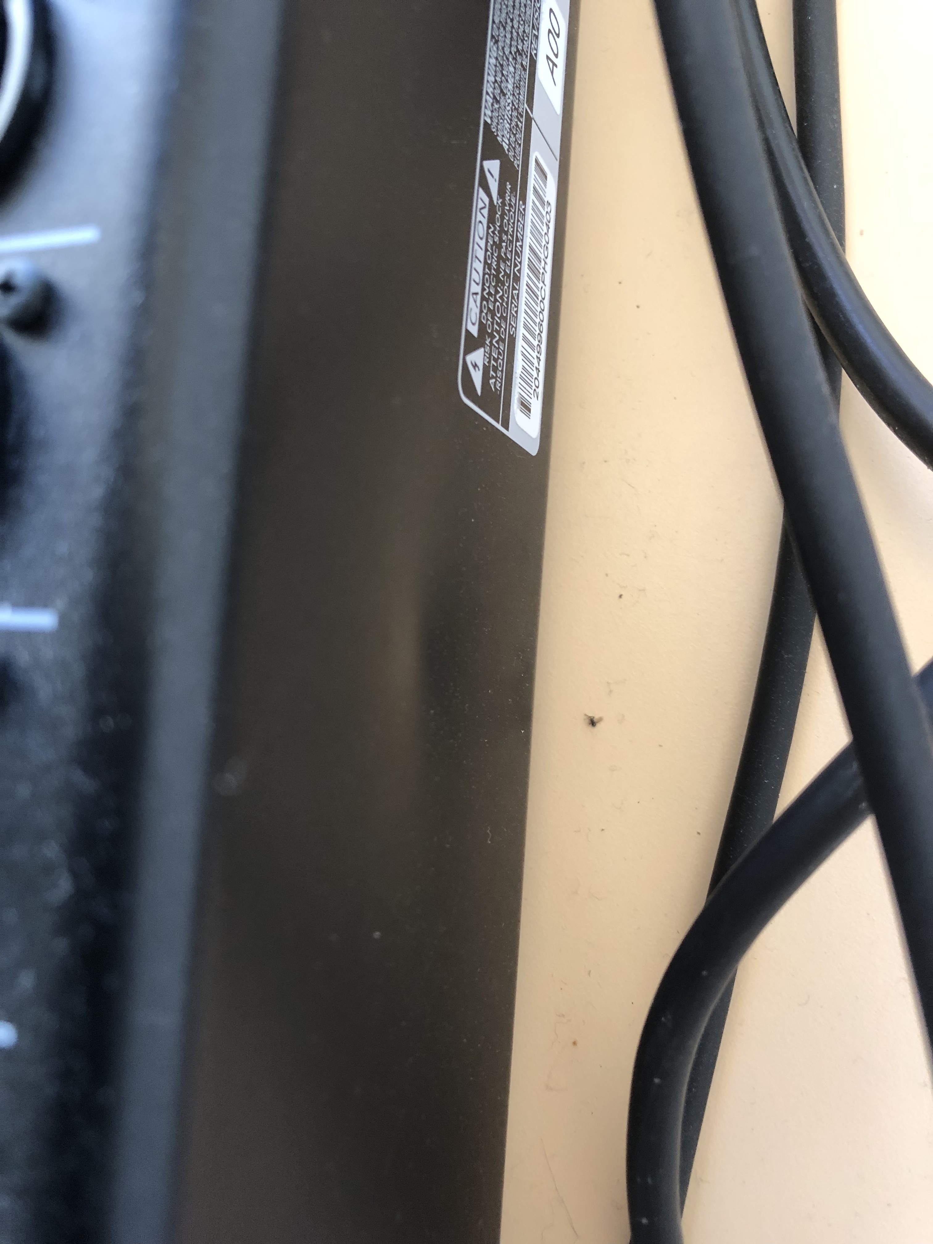 mackie profxv2 comme neuve