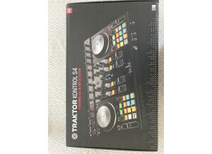 Native Instruments Traktor Kontrol S4 mk2 (1366)