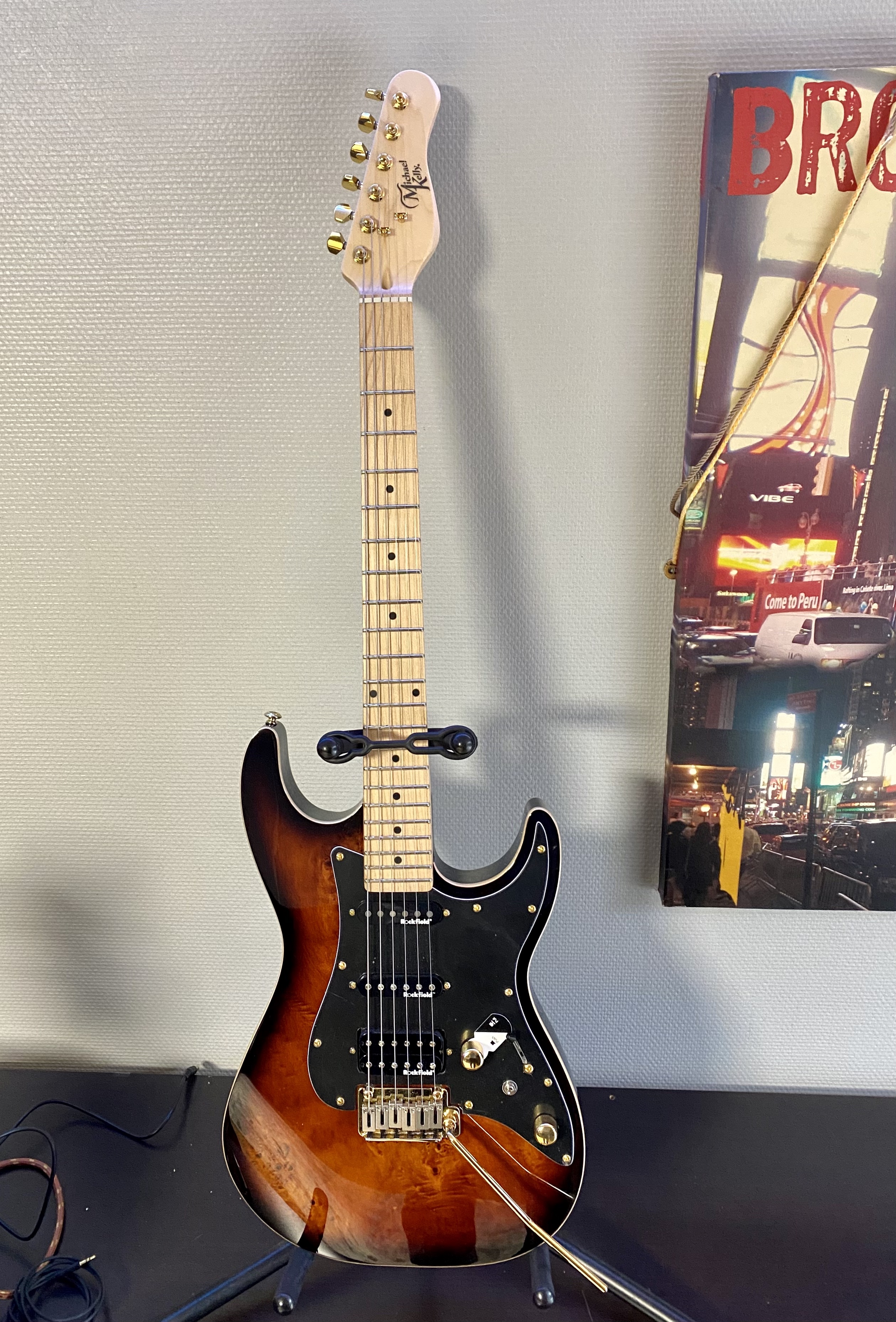 Michael Kelly Guitars Custom Collection 60 Burl Burst