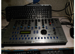 Quasimidi Rave-O-Lution 309 (39656)