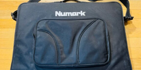 Vends Housse Numark Faxis ou sac DJing de la marque Numark
