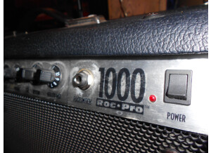 Fender Roc Pro 1000 (83106)