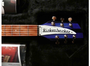 Rickenbacker 330 - Midnight Blue (8702)
