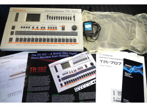 Roland TR-707 (73330)