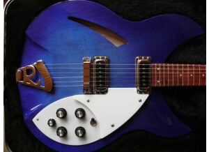 Rickenbacker 330 - Midnight Blue (92090)