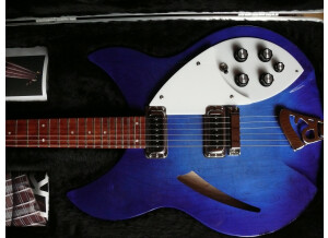 Rickenbacker 330 - Midnight Blue (39967)