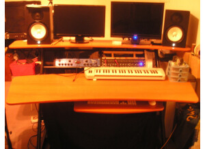 Fame  W-200 Studio Workstation