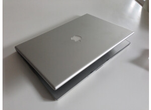 Apple MacBook Pro 17" (87695)