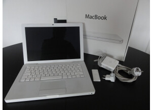 Apple MacBook 2.4 GHz Intel Core 2 Duo (19408)